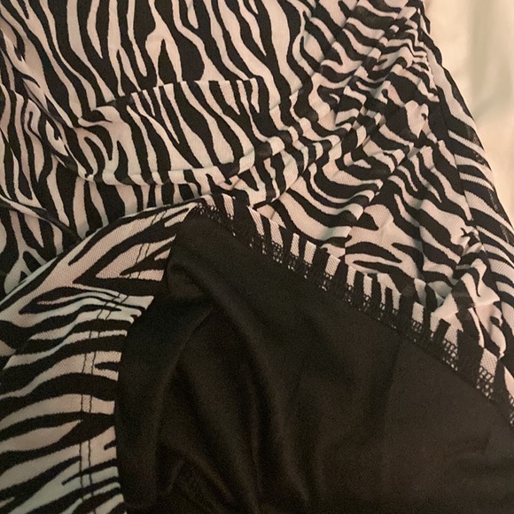 Zebra dress - Picture 4 of 5